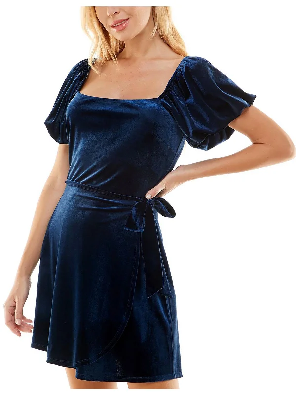 Juniors Womens Velvet Belted Fit & Flare Dress