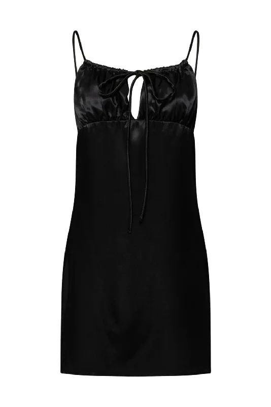 Women's Chloe Dress In Black