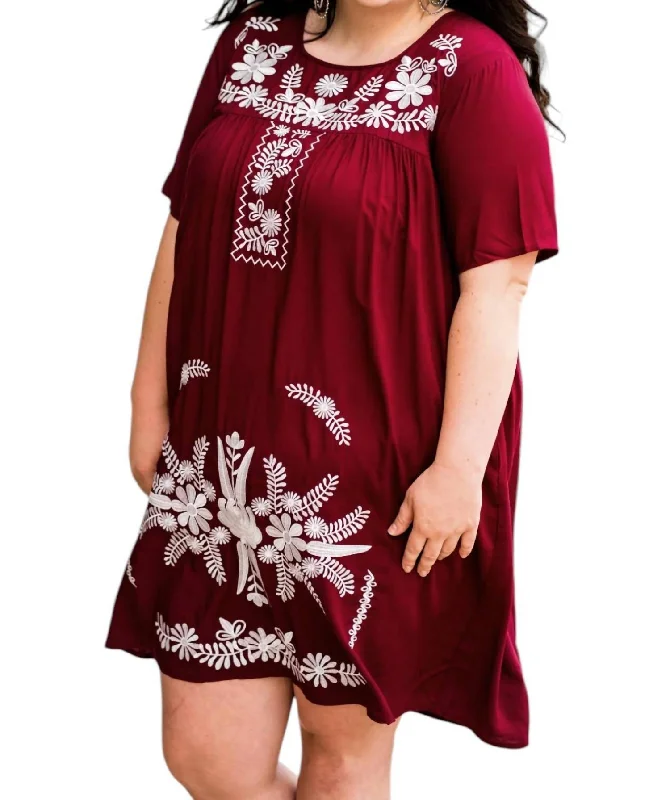 Jenifer Embroidered Dress In Maroon